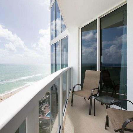 Two-Bedroom Collins Apartment #1409 Sunny Isles Beach Extérieur photo